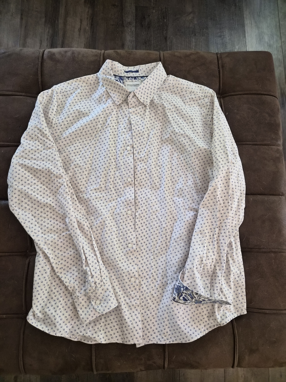 Denim & Flower White Button-Up Shirt with Small Navy Motif